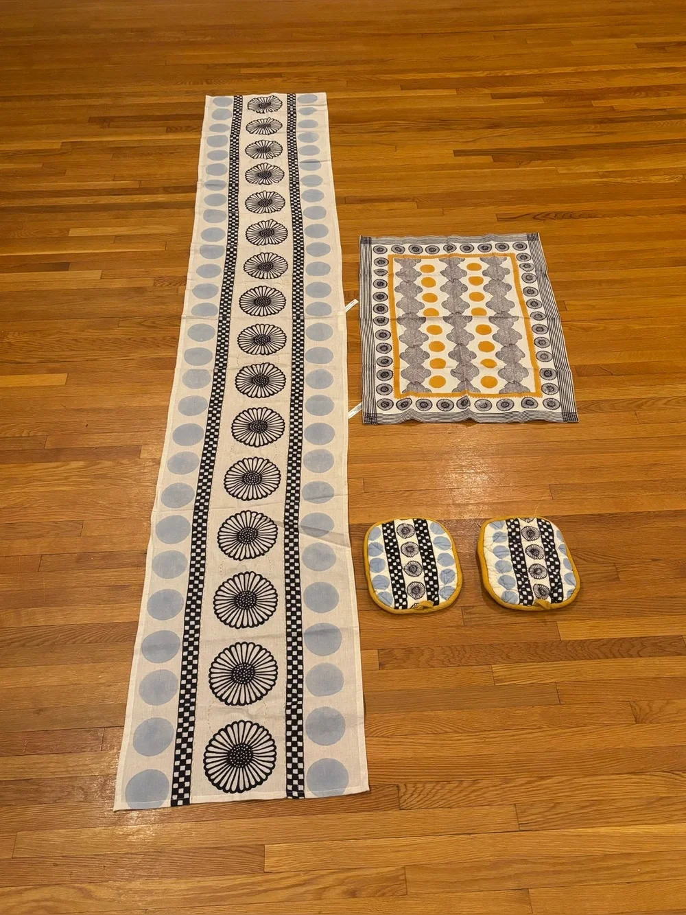 Anthropologie x Jen Hewett Limited Edition Kitchen Linen Set